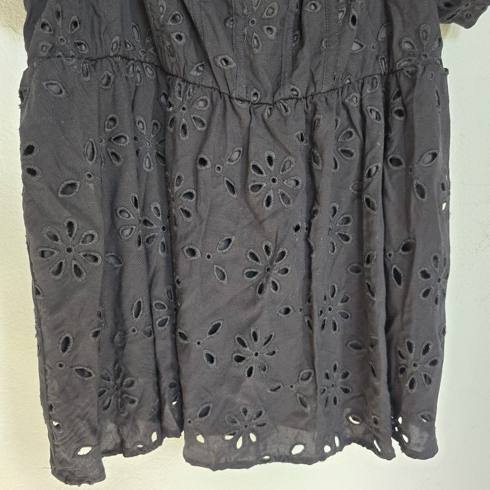 NWT TORRID Babydoll Eyelet Challis Black Short Sleeve Blouse Size 1X 14-16 - Picture 9 of 16